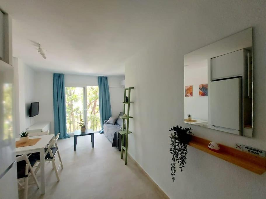 Nice Flat Close To The Centre Málaga Buitenkant foto